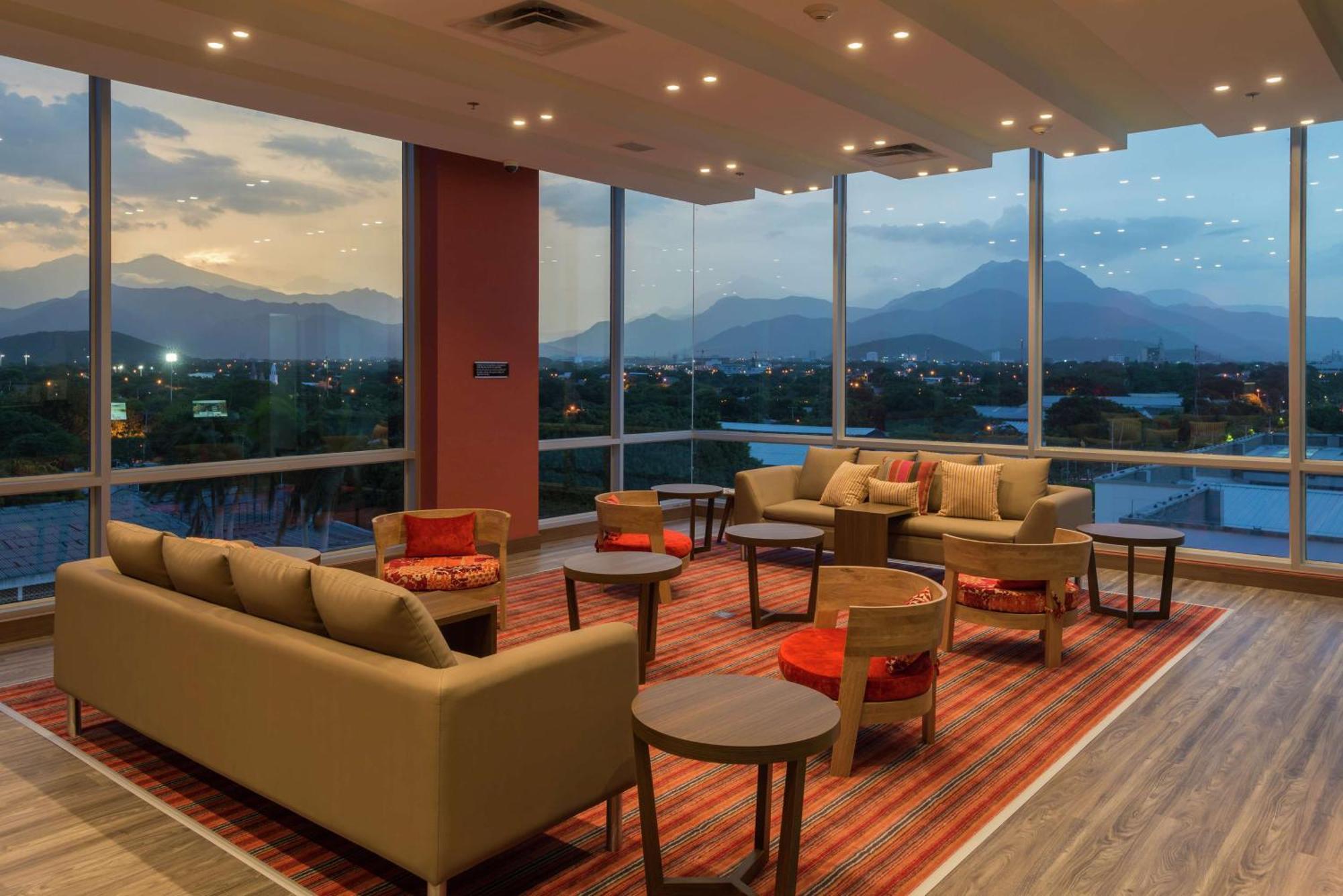 Hampton By Hilton Βαγιεντουπάρ Εξωτερικό φωτογραφία